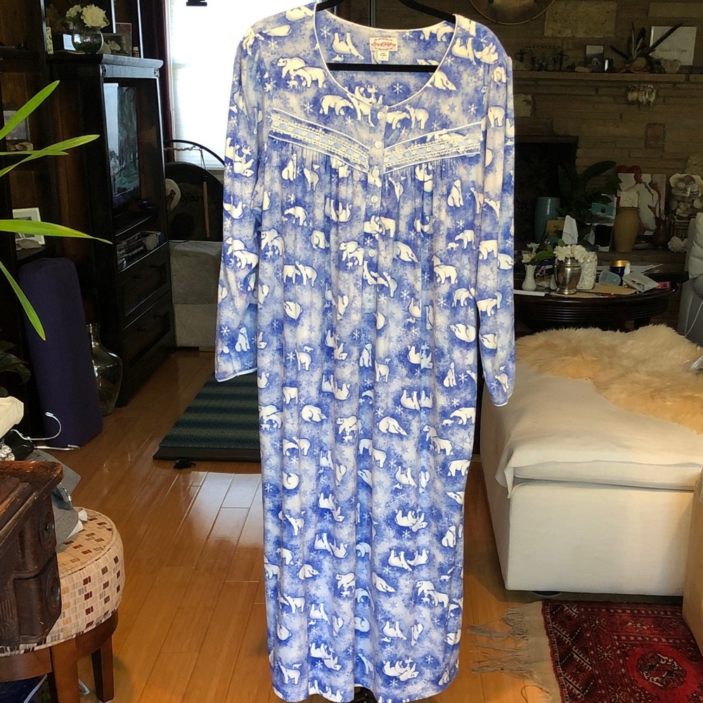 Lanz of Salzburg Cozy Blue Polar Bear Print Nightgown